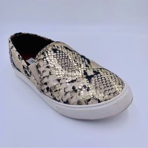 Steve Madden shoes Safary Gold Snakeskin pattern sneakers women size 8.5